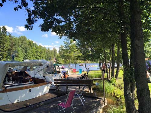 Albergue Lunedet Camping Caf� Restaurang Ab