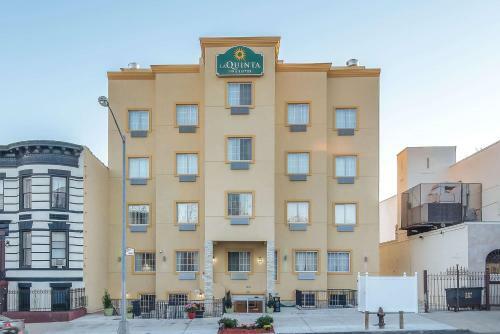 Hotel La Quinta By Wyndham Brooklyn East