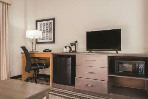 Hotel La Quinta By Wyndham Brooklyn East