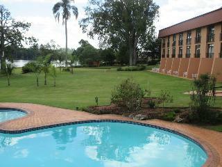 Hotel Pine Lake Inn