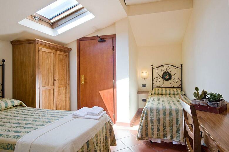 Hotel Casolare Le Terre Rosse