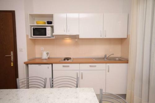 Apartments By The Sea Duce (omis) - 2821