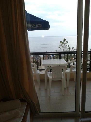 Aparthotel Pantheon Beach Hotel