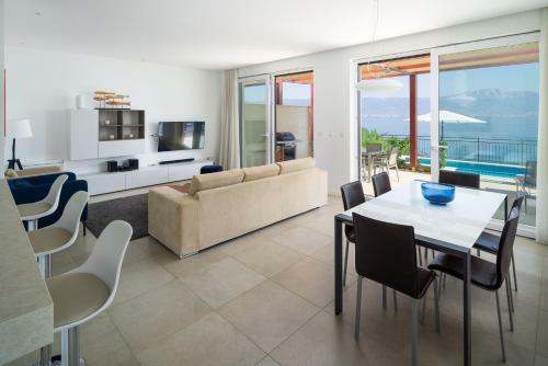 Acadia Beach Villas Slatine