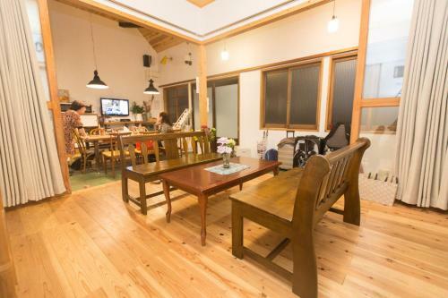 Hostal Guesthouse Anthut