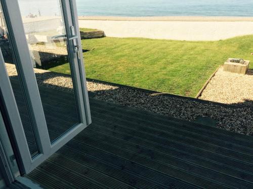 Superb Cintra Beachside Apartments