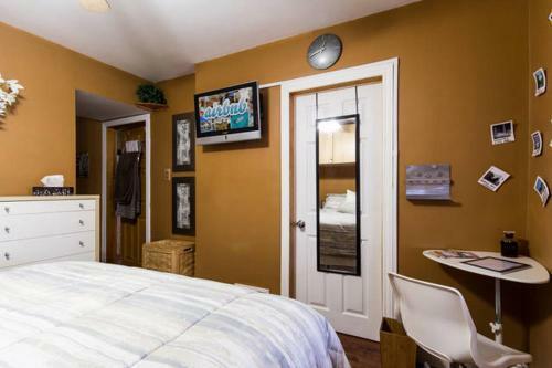 Hostal Rooms Within Toronto