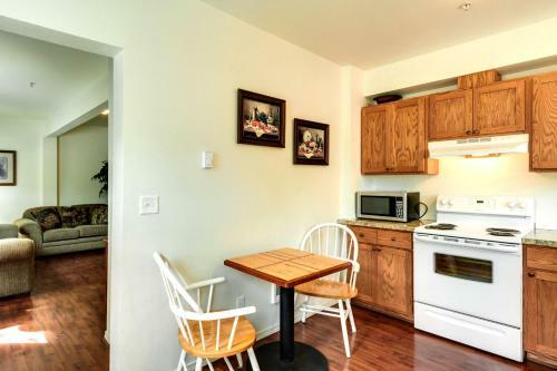 Maple Leaf Manor Furnished Apartments