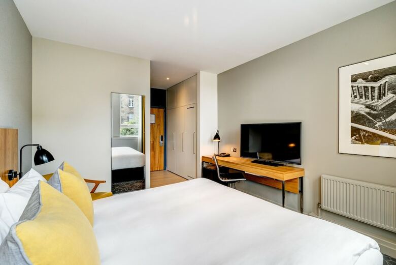 Hotel Apex International