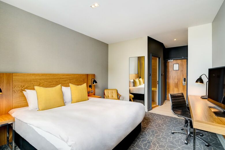Hotel Apex International