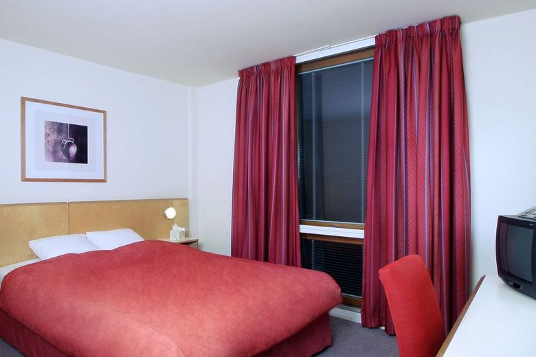 Hotel St Giles Feltham Heathrow