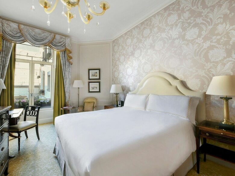 Hotel Savoy