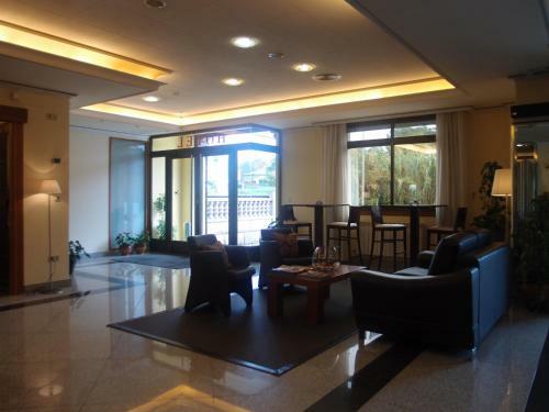 Hotel Avi�n By Bossh Hotels