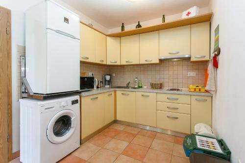 Holiday Home In Punat/insel Krk 13380