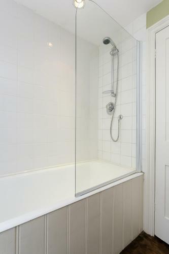 Veeve - Five Bedroom House In Greenwich