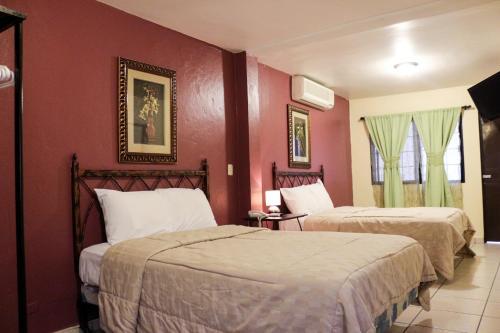 Dolphin Executives Hotel