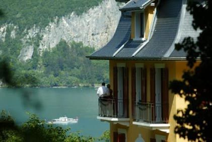 Hotel Les Tresoms Lake And Spa Resort