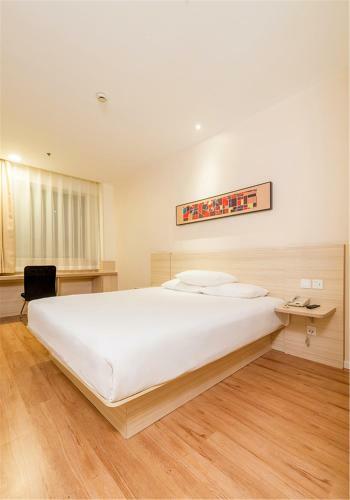 Hotel Hanting Express Beijing Military Museum