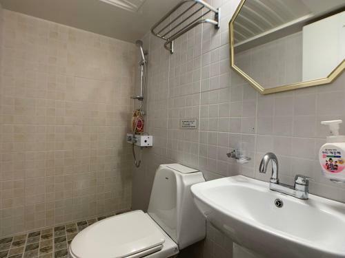 Hostal J-honor Guesthouse