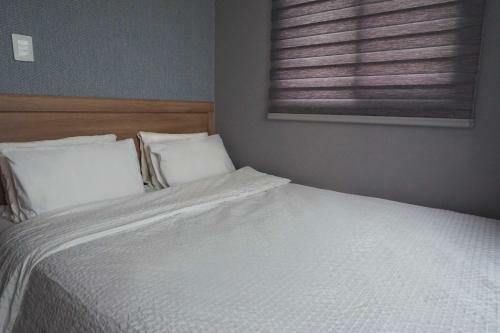 Hostal J-honor Guesthouse