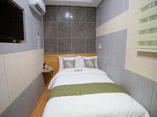 Hostal D.h Sinchon Guesthouse