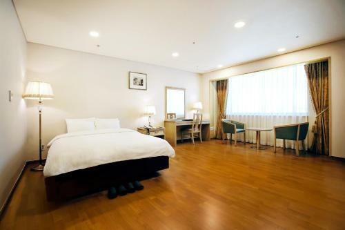 Legend Hotel