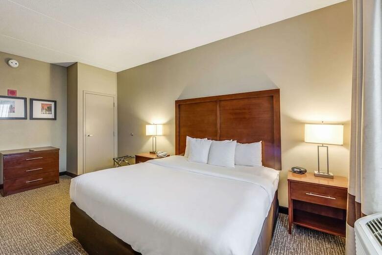 Hotel Comfort Suites O`hare Airport