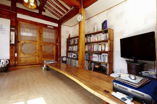 Hostal Vine Hanok Guesthouse