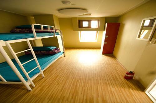 Hostal Kimchee Sinchon Guesthouse