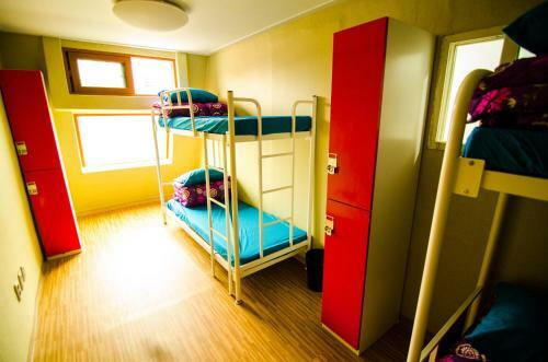 Hostal Kimchee Sinchon Guesthouse