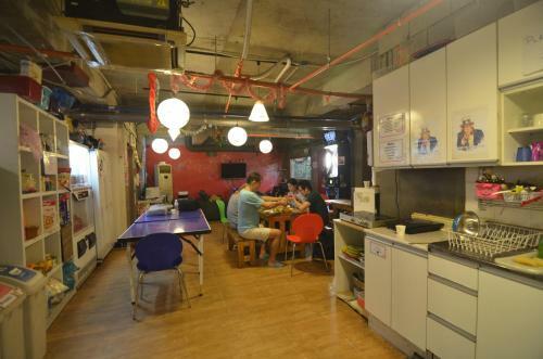 Hostal Kimchee Sinchon Guesthouse