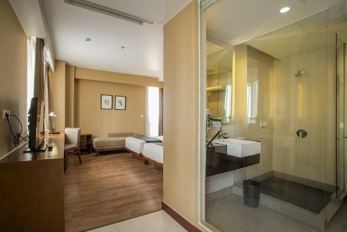 Grand Whiz Hotel Kelapa Gading Jakarta