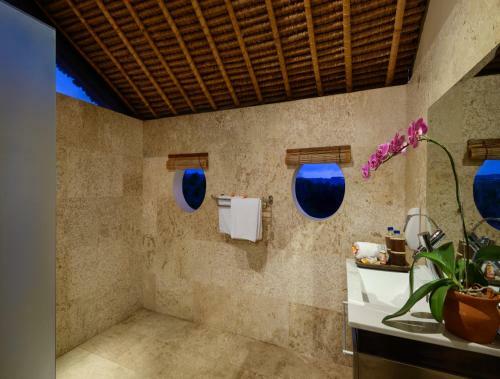 Balangan Beach Villa