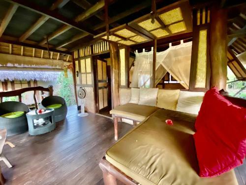 Flower Bud Bungalow Balangan