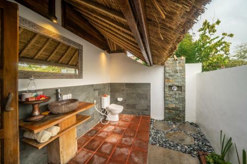 Flower Bud Bungalow Balangan