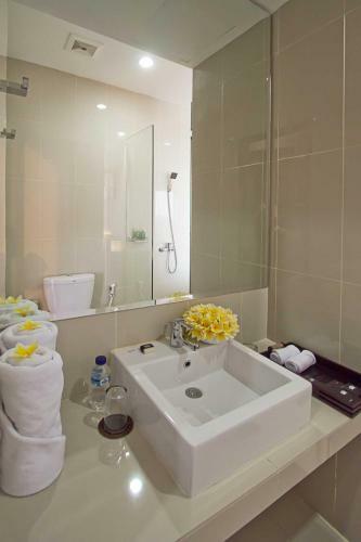 Hotel Denbukit Residence And Suite