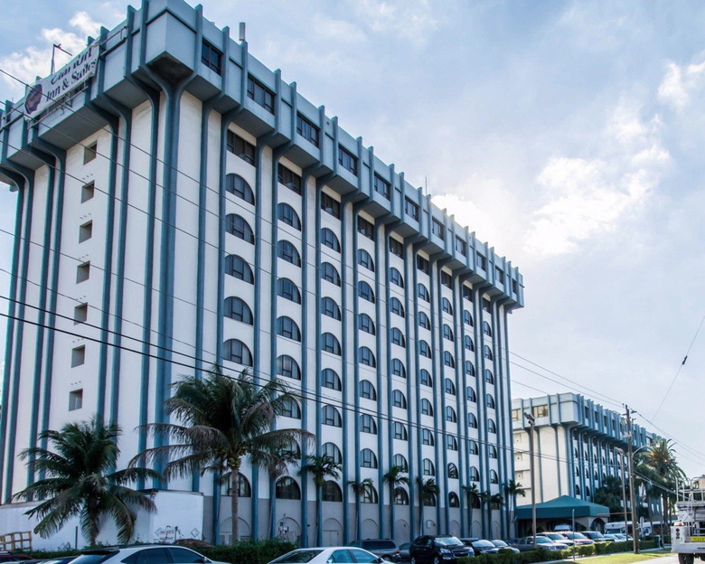 Hotel Clarion Inn & Suites Miami Airport