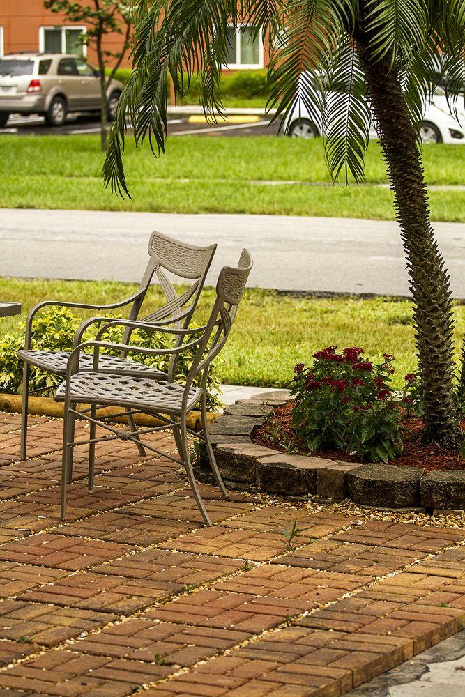 Hotel Clarion Inn & Suites Miami Airport