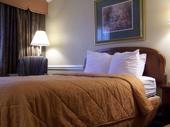 Hotel Clarion Inn Conference Center