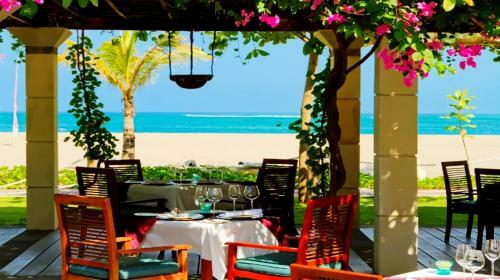 Hotel The Sandi Phala Beach Resort And Ma Joly Restaurant