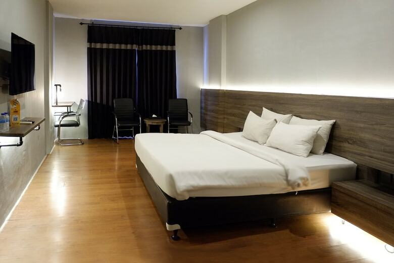 J Boutique Hotel
