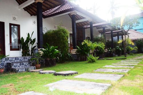 Hostal Coconut Village Guest House