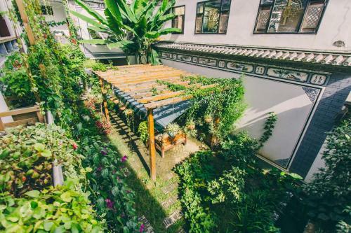 Posada Jue Se Garden Theme Inn