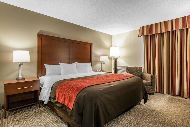 Hotel Comfort Inn & Suites