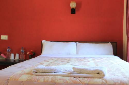 Hotel Chitwan Safari Camp & Lodge
