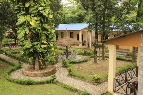 Hotel Chitwan Safari Camp & Lodge