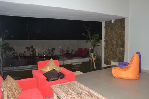 Ratna Villa