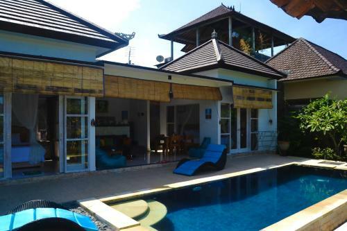 Ratna Villa