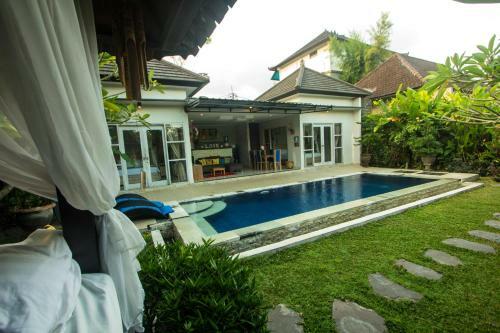 Ratna Villa