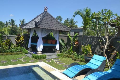 Ratna Villa